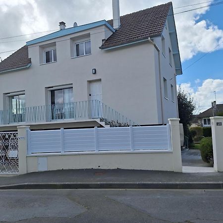 La Fleur Du Soleil Bed and Breakfast Trouville-sur-mer Exteriör bild
