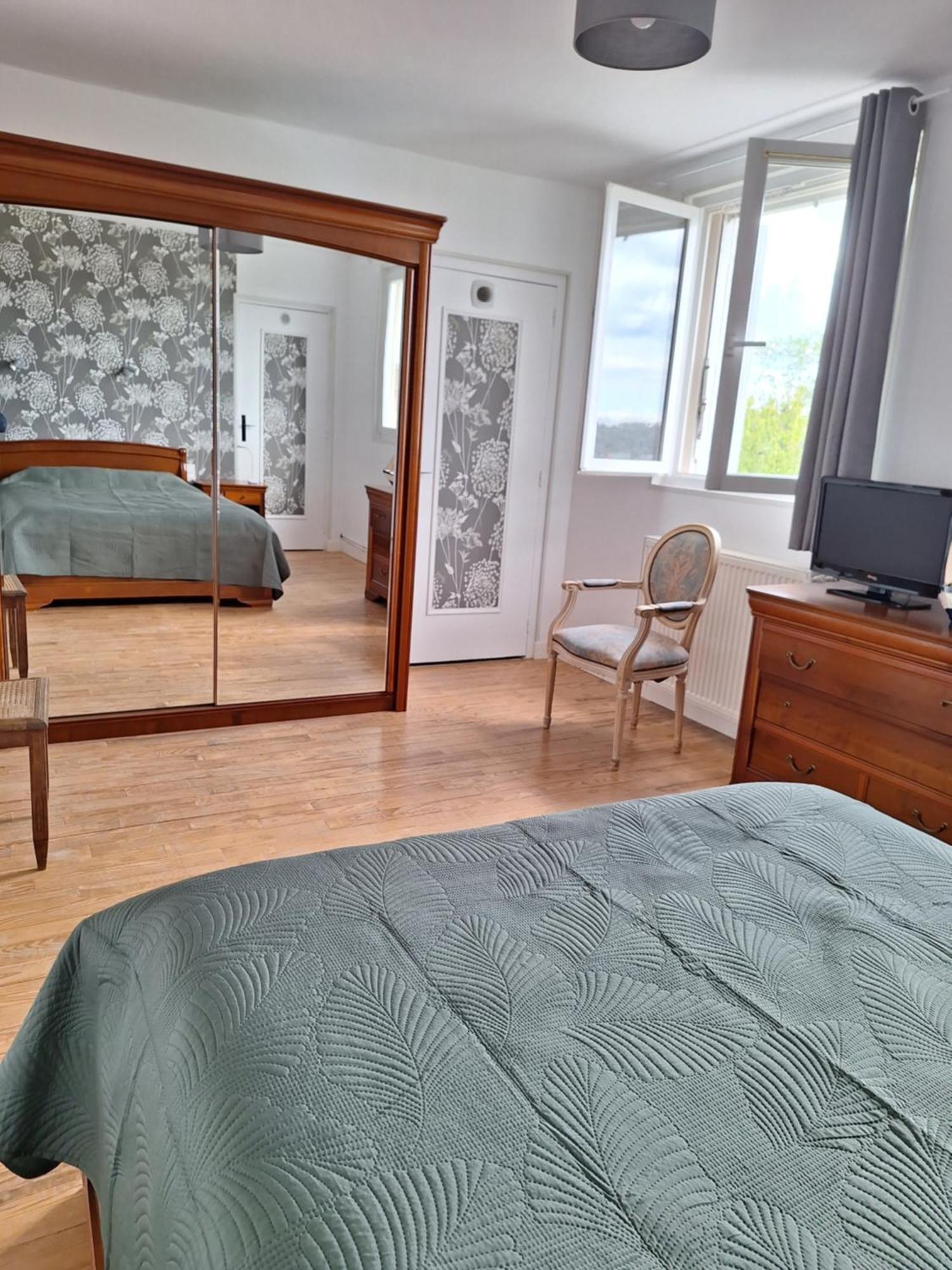 La Fleur Du Soleil Bed and Breakfast Trouville-sur-mer Exteriör bild